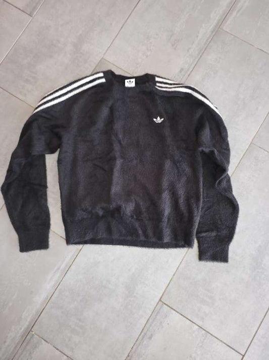 Adidas peysa loðin