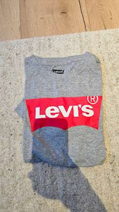 Levis bolur