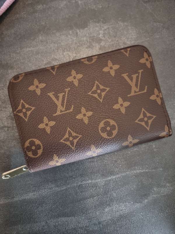 LV veski ekki ekta