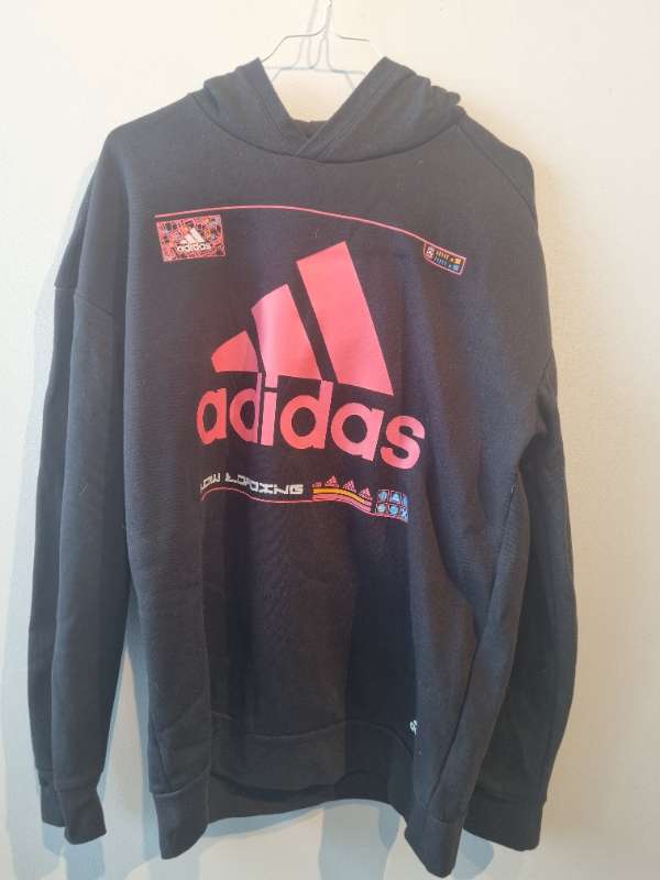 Adidas peysa