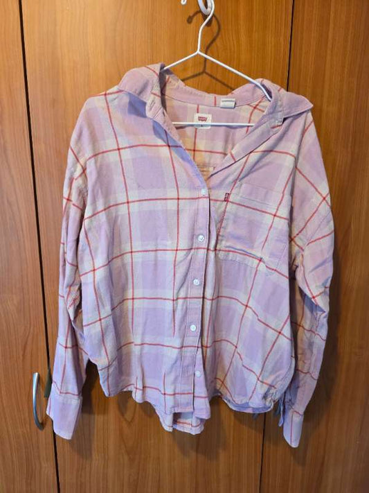 Levis bleik skyrta koflótt