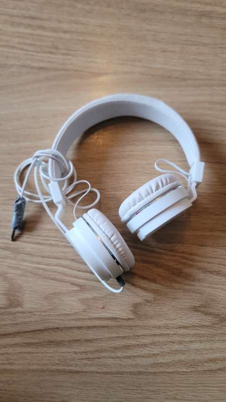 Headphone