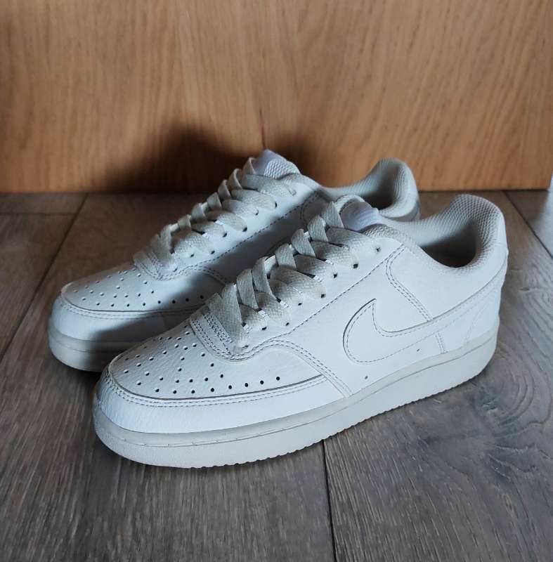 Nike hvítir strigaskór