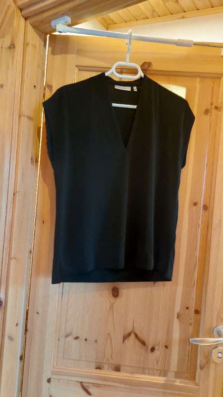 In wear toppur svartur