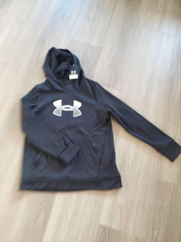 Hettupeysa frá Under armour