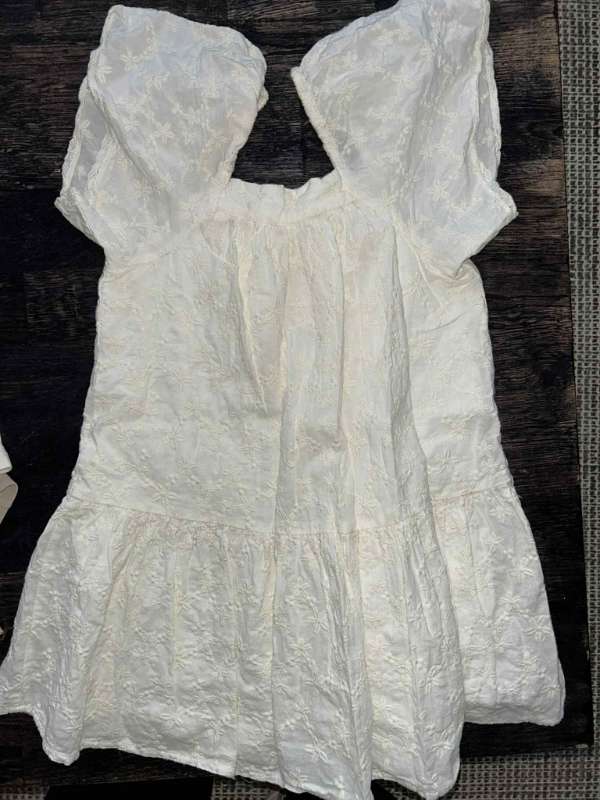 ZARA hvítur hörkjóll