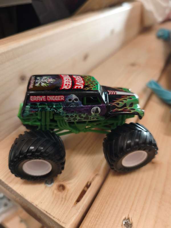 Monster truck grave digger