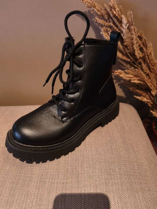 Svartir boots með reymum