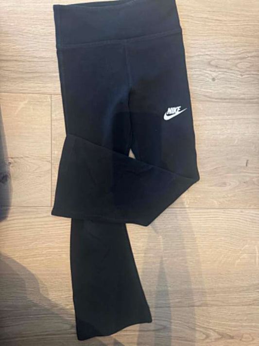 Nike íþróttabuxur - útvíðar
