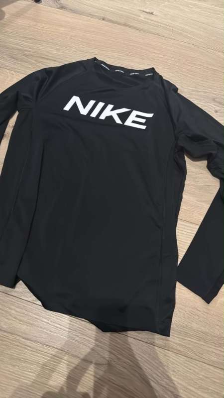 Nike síðerma bolur