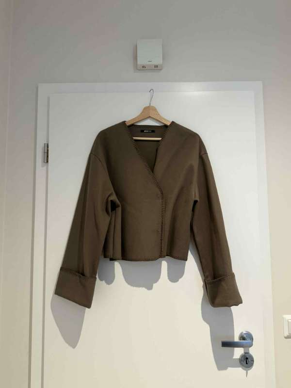 Gina Tricot jakki - AMG