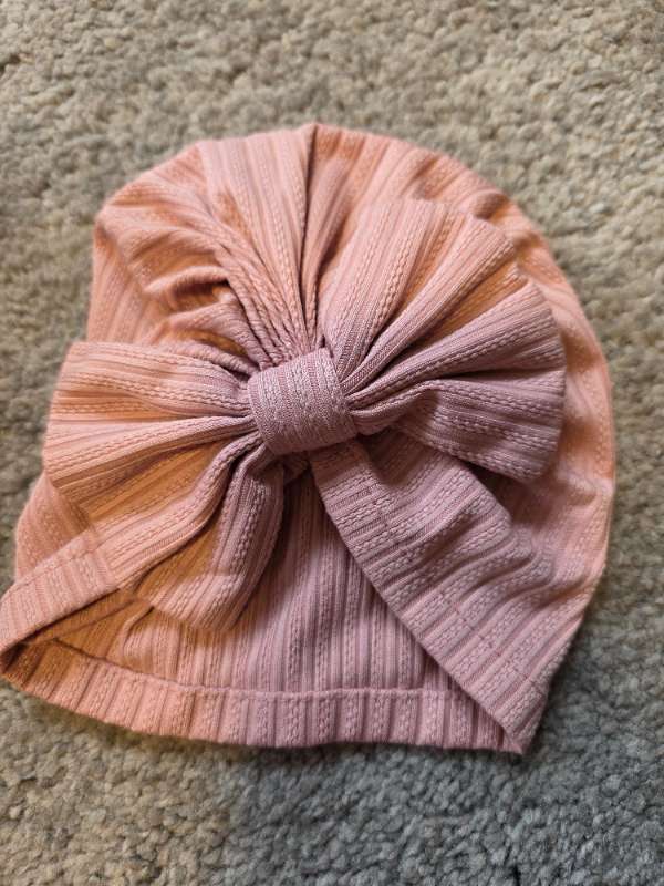 Hat bow