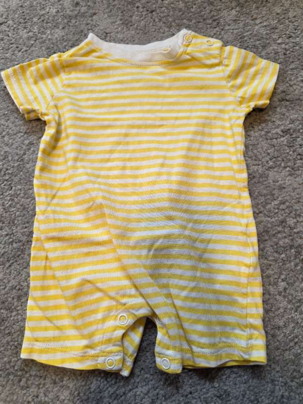 Stripes yellow