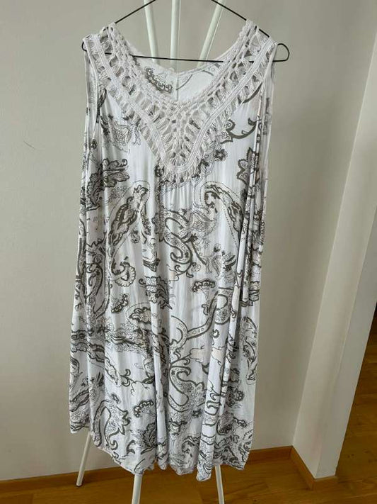 Kjóll hvítur munstraður