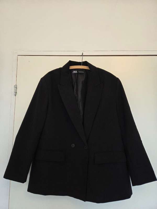 Zara Women’s Black Oversized Blazer