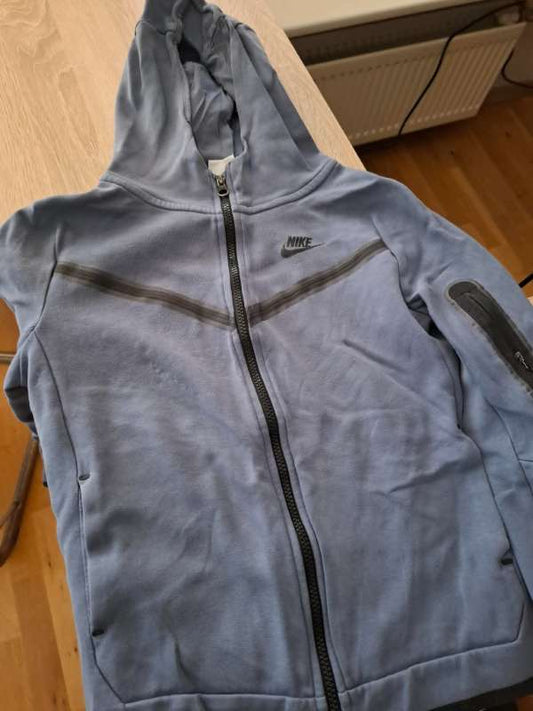 Nike peysa blá