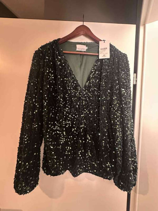 ónotaður grænn bolur