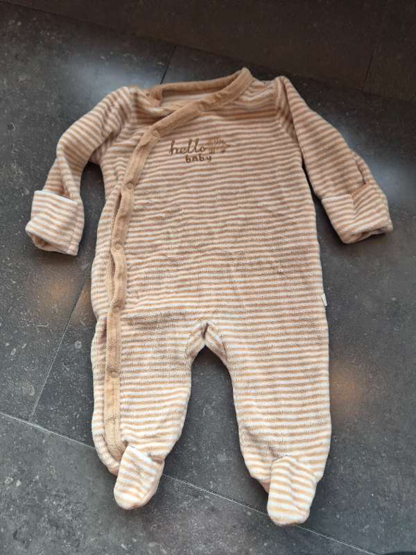 Náttgalli m sokkum hello baby