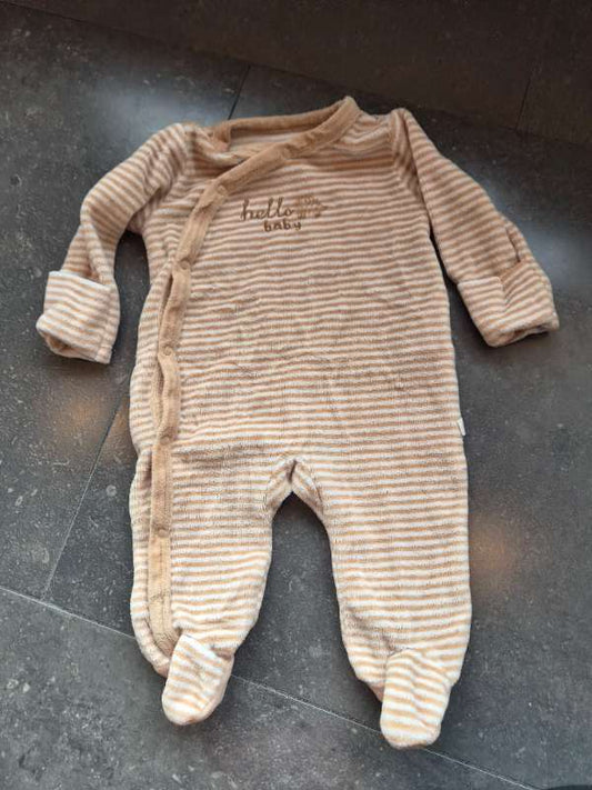 Náttgalli m sokkum hello baby