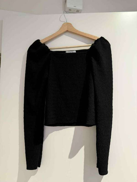 HM svört blússa - AMG