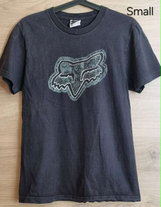 stuttermabolur T shirt