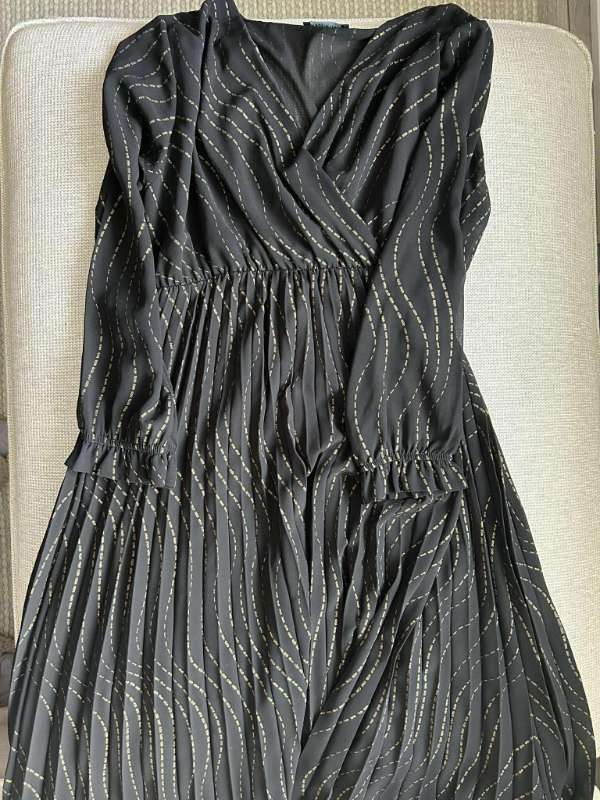 Kjóll svartur og gull