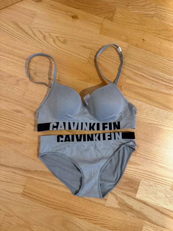 grá calvinklein nærföt