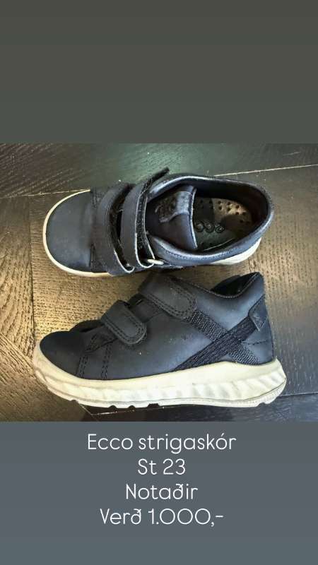 Ecco strigaskór - svartir m frönskum