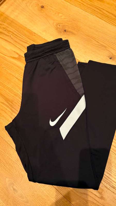 Nike strike svartar buxur