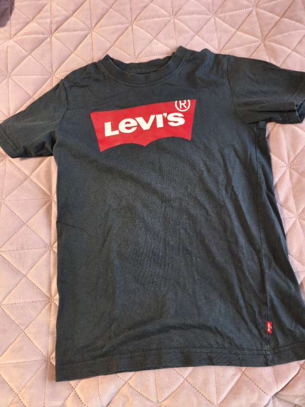 Levi's t-shirt