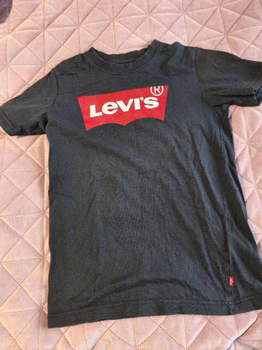 Levi's t-shirt