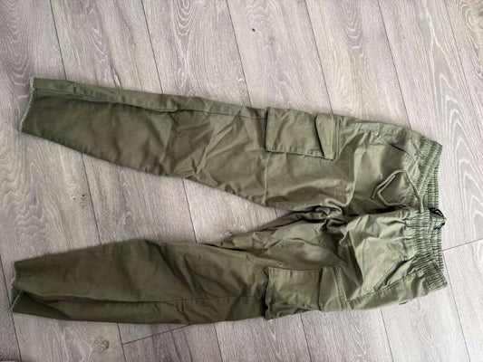 spodnie khaki