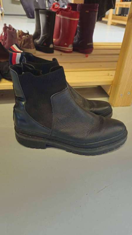 Tommy hilfilger stigvél 40