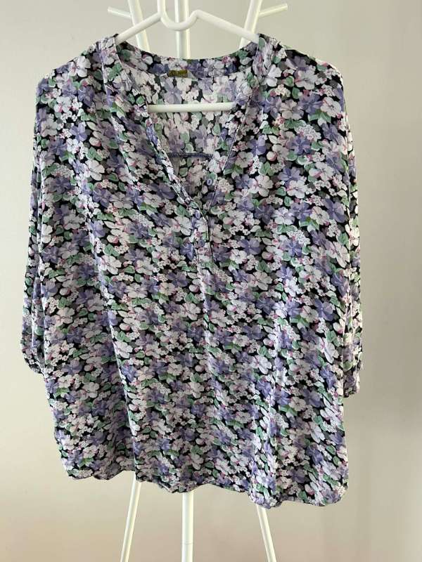 Skyrta rósótt lilluð