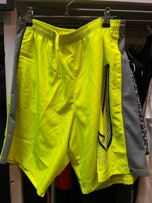 Nike stuttbuxur gular