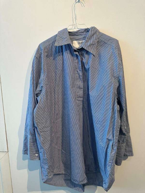 Skyrta millisíð blá og hvít Selected