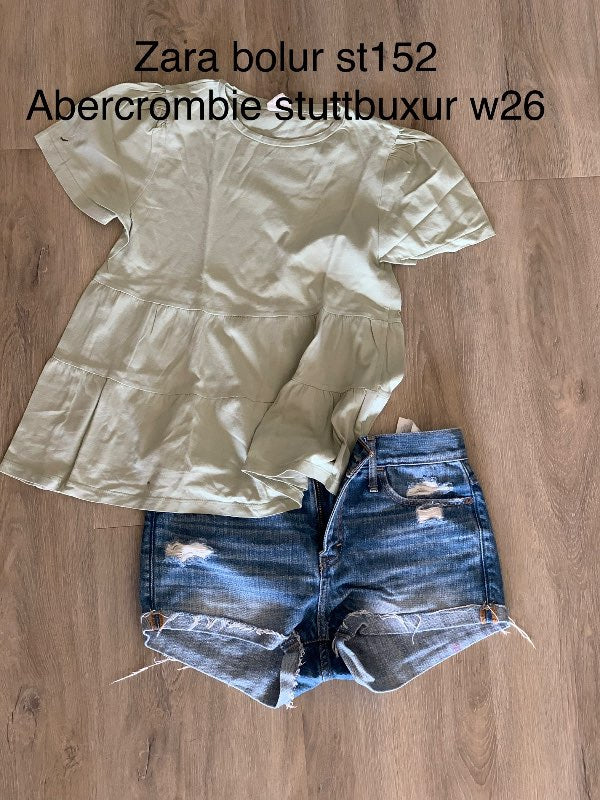 Abercrombie stuttbuxur w26