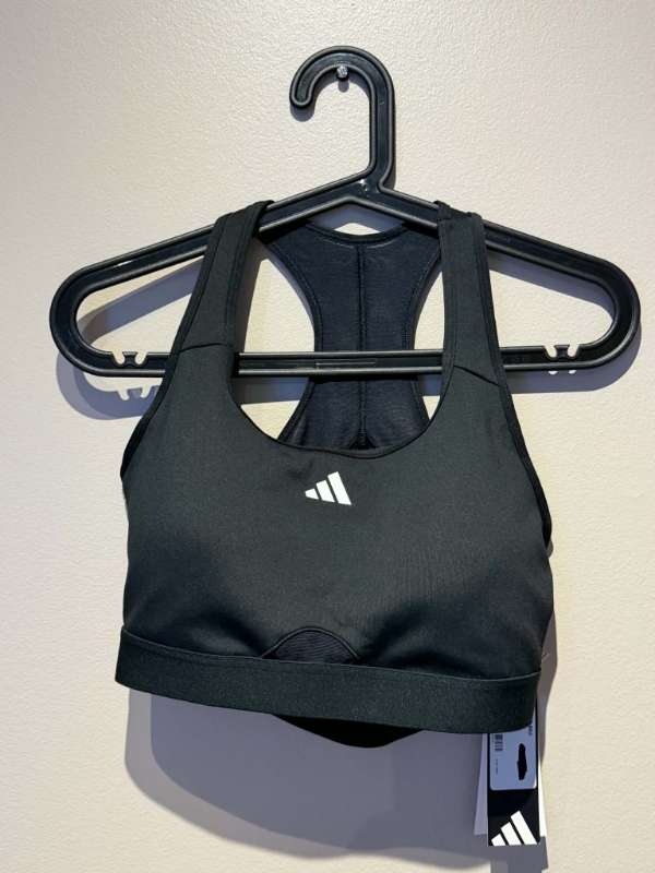 Adidas sv toppur nýr L