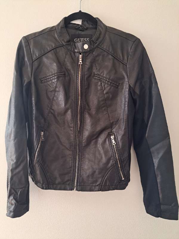 BLACK GUESS JACKET