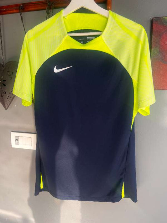 Nike gulur Dri-fit