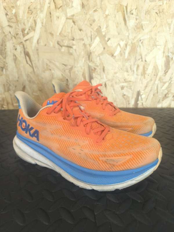Hoka  St  44 2/3