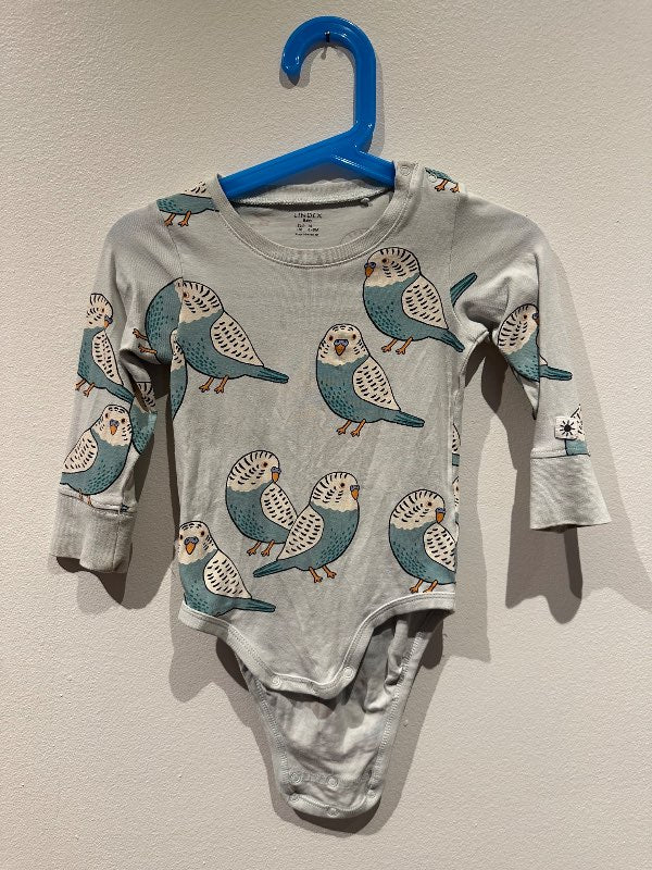 Lindex samfella, páfagaukar