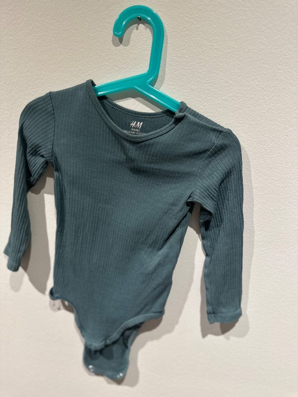 Hm samfella, riffluð græn (ath saumur í nára)