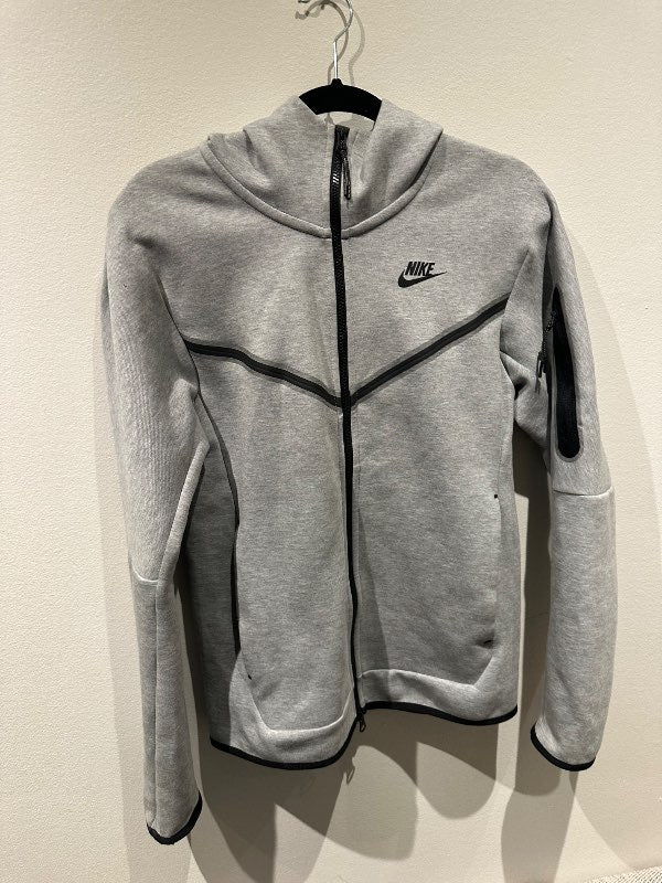 Nike Tech fleece, aldrei notuð, x1 þvegin