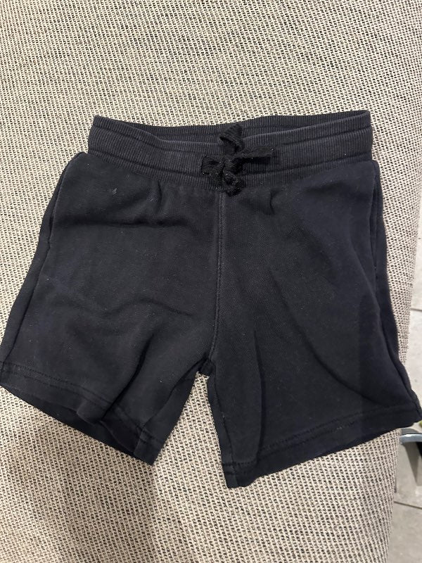 Hm stuttbuxur svartar