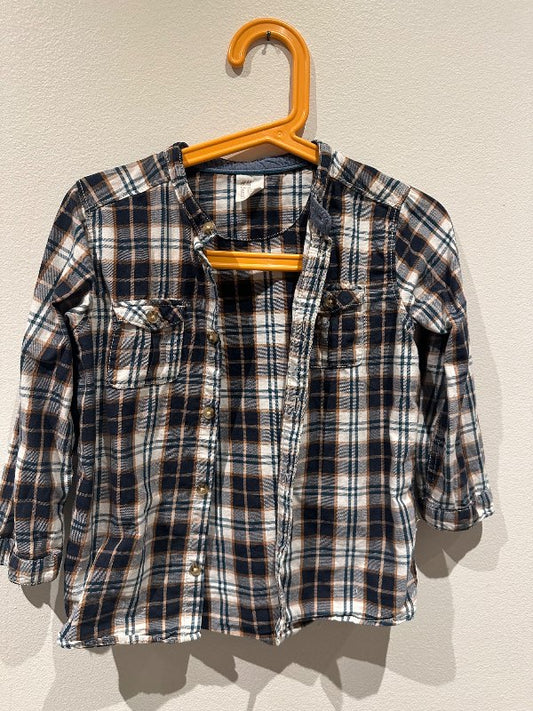 Hm skyrta köflótt kragalaus