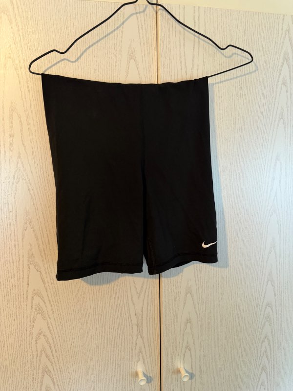 Innanundir buxur nike