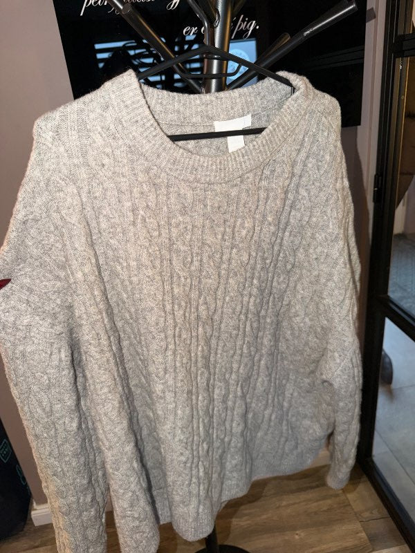 H&M peysa