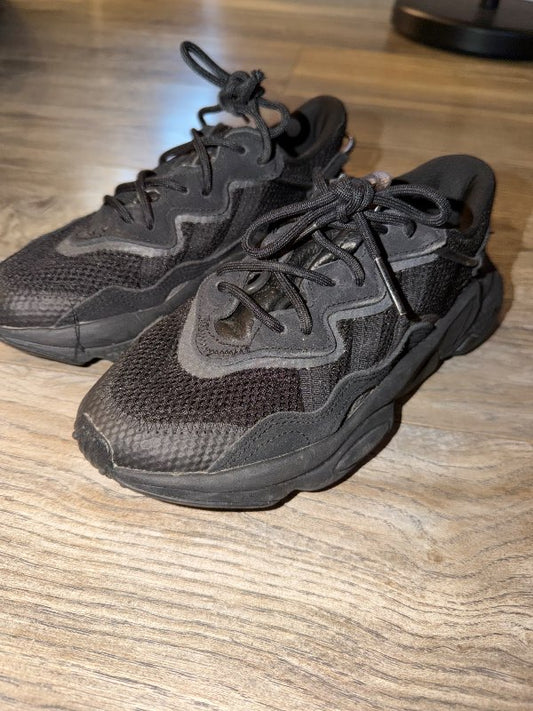 Adidas skór
