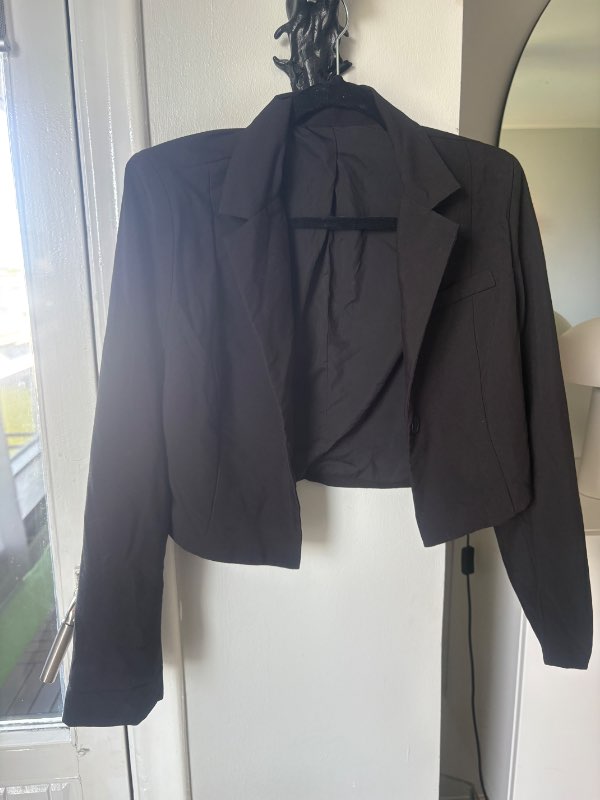 Svartur stuttur blaser